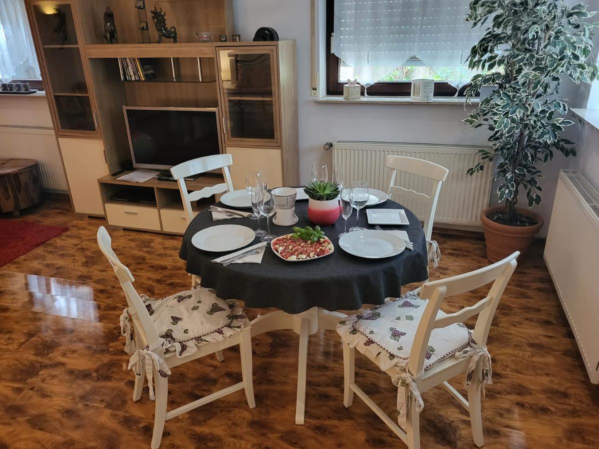 Ferienwohnung Fuer 4 Personen Mit Schnellem Wlan, Glasfaser, Tv Paket Beilstein  Extérieur photo